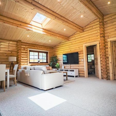 Aspen Lodge, Amazing New Log Cabin With Hot Tub - Sleeps 6 - Felmoor Park Morpeth Quarto foto