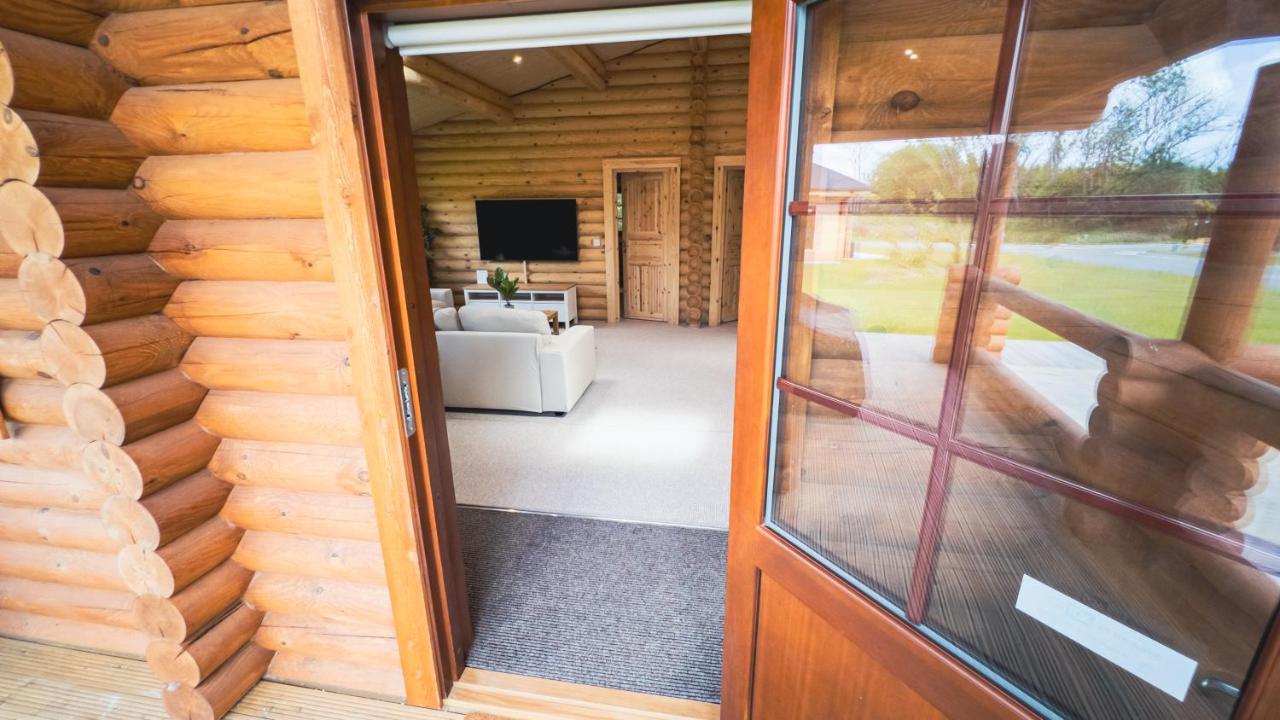 Aspen Lodge, Amazing New Log Cabin With Hot Tub - Sleeps 6 - Felmoor Park Morpeth Exterior foto