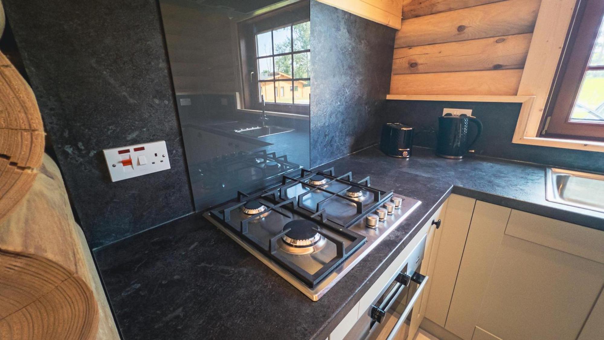 Aspen Lodge, Amazing New Log Cabin With Hot Tub - Sleeps 6 - Felmoor Park Morpeth Quarto foto